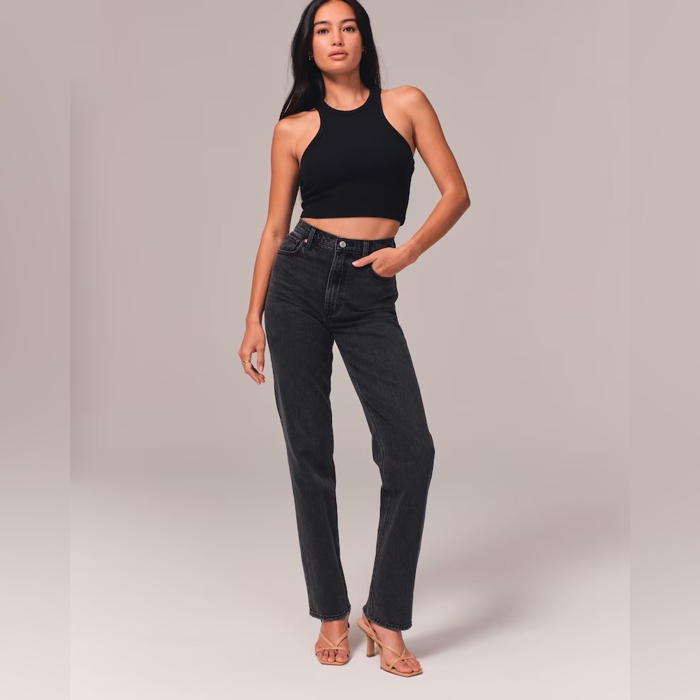 NWOT A&F Ultra High Rise 90s Straight Jean